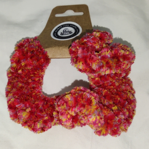 4 Handmade scrunchies - Picture 3 of 4